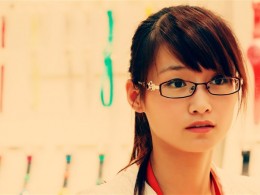 工作中的她。。。《抓拍》