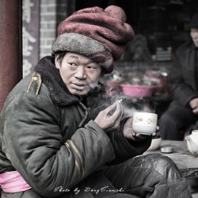 两位专业烟民