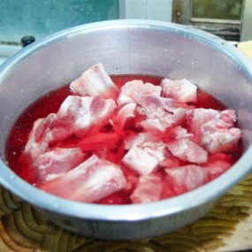 伤病在家，给自己熬排骨汤，大补哦！和大家一起分享！