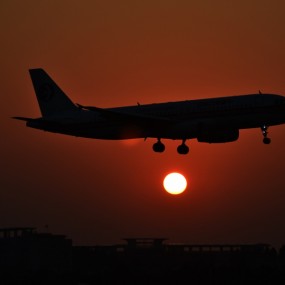 夕阳下的美景——归航