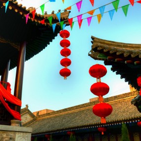 大红灯笼高高挂