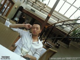 整理时，发现几张自己的照片，勇敢的放出来