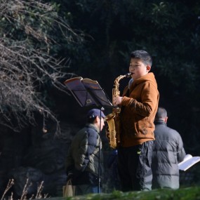 晨练- 未来的萨克斯演奏家