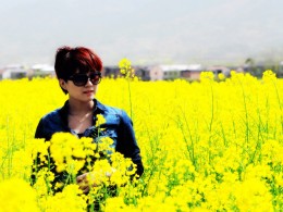 醉美油菜花-人在画中游