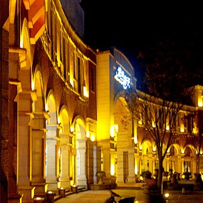 夜色2张(诺基亚n8手机拍摄)