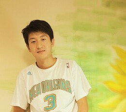 小拍了下。。感光太高。