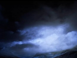 画面干净简洁，“路”还可以这样拍