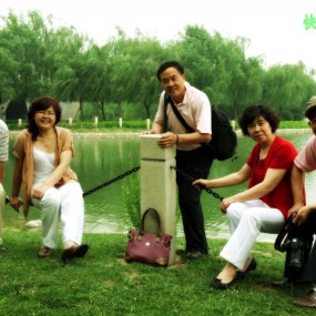 昔日三线学兵，现已夕阳红。旅游摄影忙不停