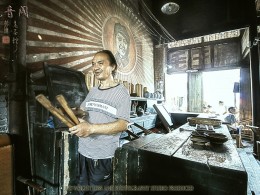 偷得浮生半日闲，一盏清茶延百年