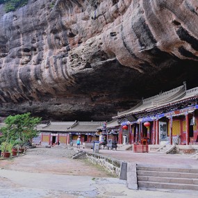 天水麦积山名胜景区——仙人崖景色