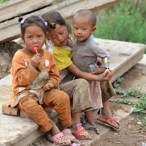 童         年(三)  ---彝族窑工的孩子们