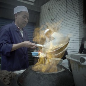 节日里的北院门小吃