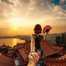 全世界 最不要脸的 夫妻在游遍全球后，牵着手穿着旗袍来到了我国台湾！