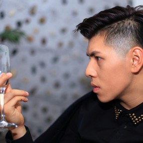 金店家居寻找封面靓女扫拍三