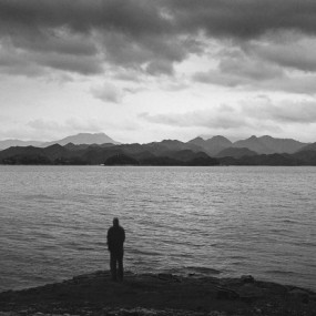 阴雨天的 千岛湖