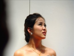 相机.香烟.女人