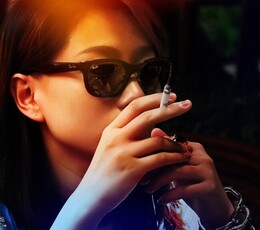 美丽时装设计师再四张