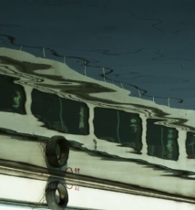 原来倒影的世界也是如此的美丽