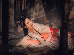 《飞红》