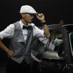 10.1作业—大众车展表演