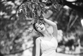 漂亮的黑白逆光婚纱照