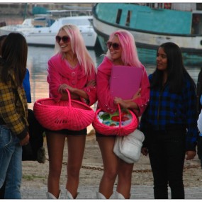 路遇美女，我未曾下车。