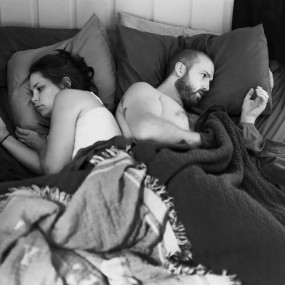 Life｜摄影师P掉了人们手中的手机