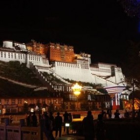 行摄西藏-----布达拉宫夜景