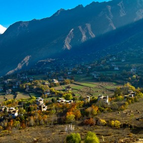 初冬的中路藏寨