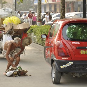 老人与车