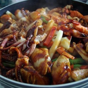 幸福里，吃出满满的幸福感。