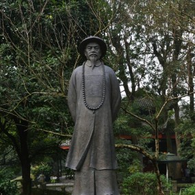 都江堰建设者的塑像