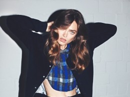 [广告系列] Sophie Vlaming Sports the New Skirt Styles for EMEZA