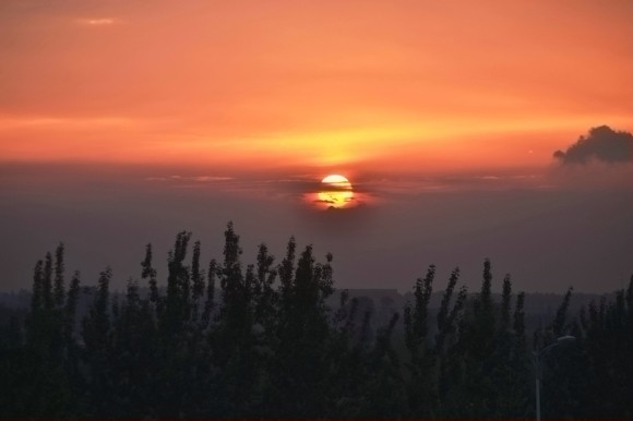 夕阳西下红似火！