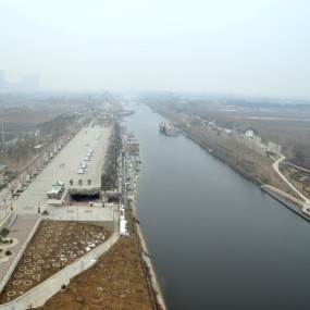 雾霾笼罩下的汉城湖