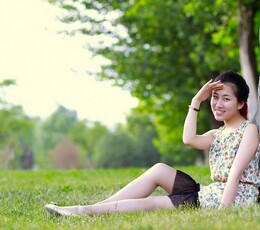 两美女的休闲假日