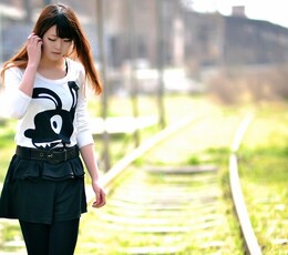 最是那一低头的温柔，恰似水莲花花不胜凉风的娇羞