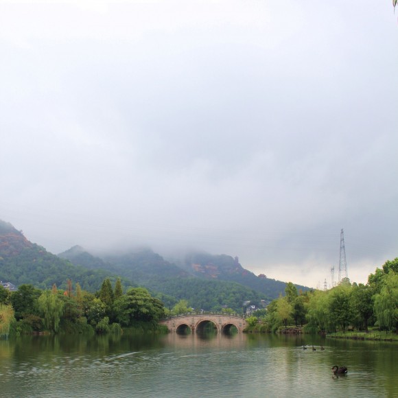 一重山水，让生命静然如歌