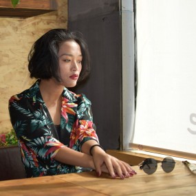 美女咖啡